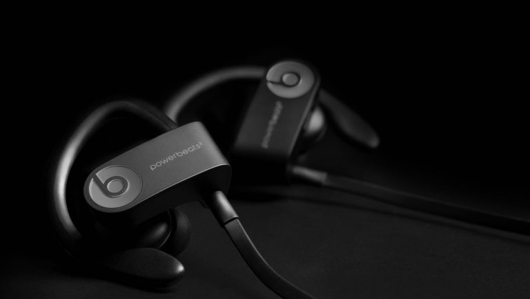 Apple could launch wire-free Powerbeats with H1 chip, Hey Siri longer