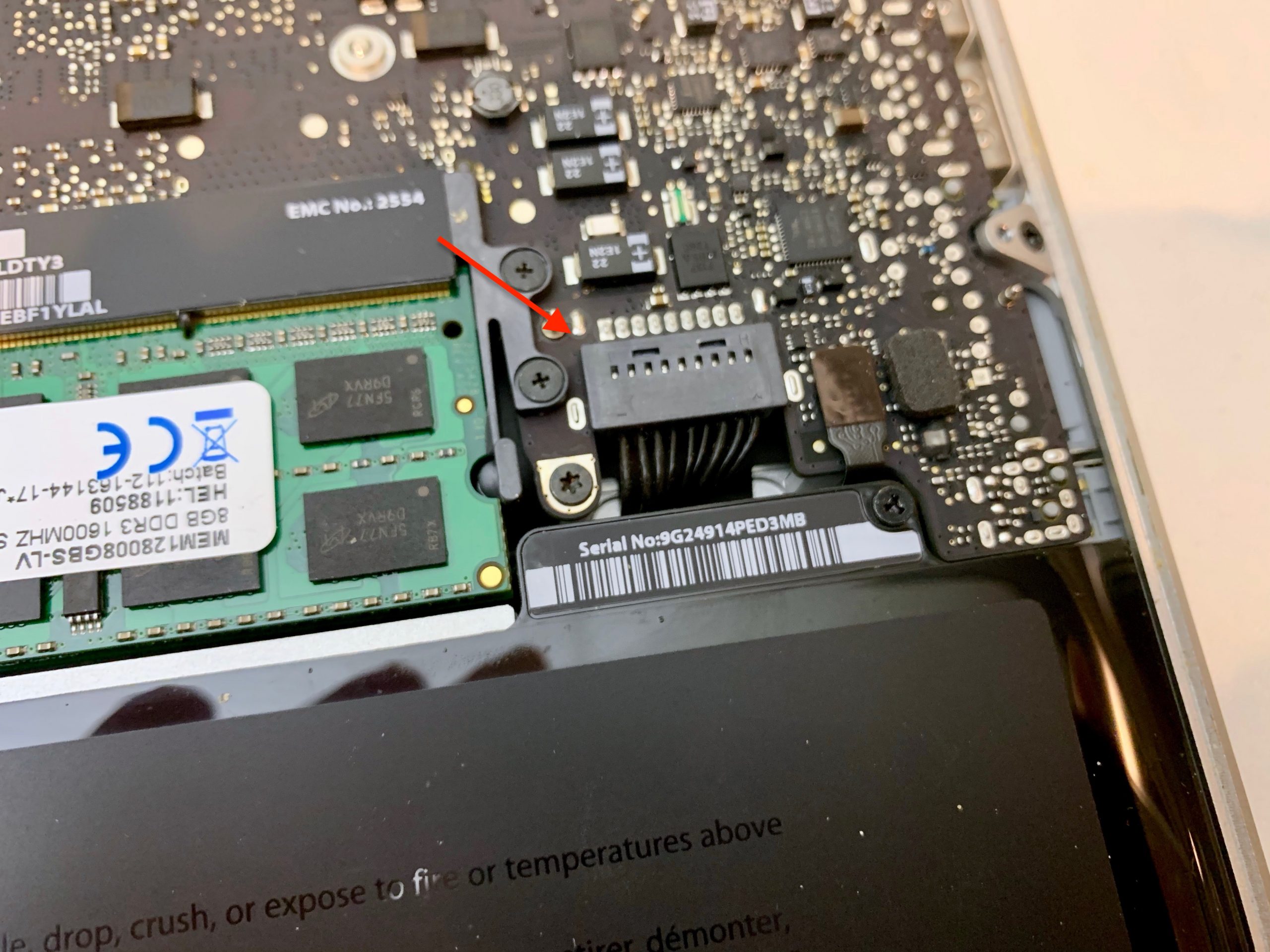 battery on macbook pro 13 logic board