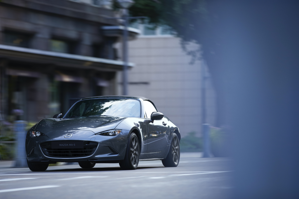 2020 Mazda MX5 Miata features Apple CarPlay Mid Atlantic Consulting Blog