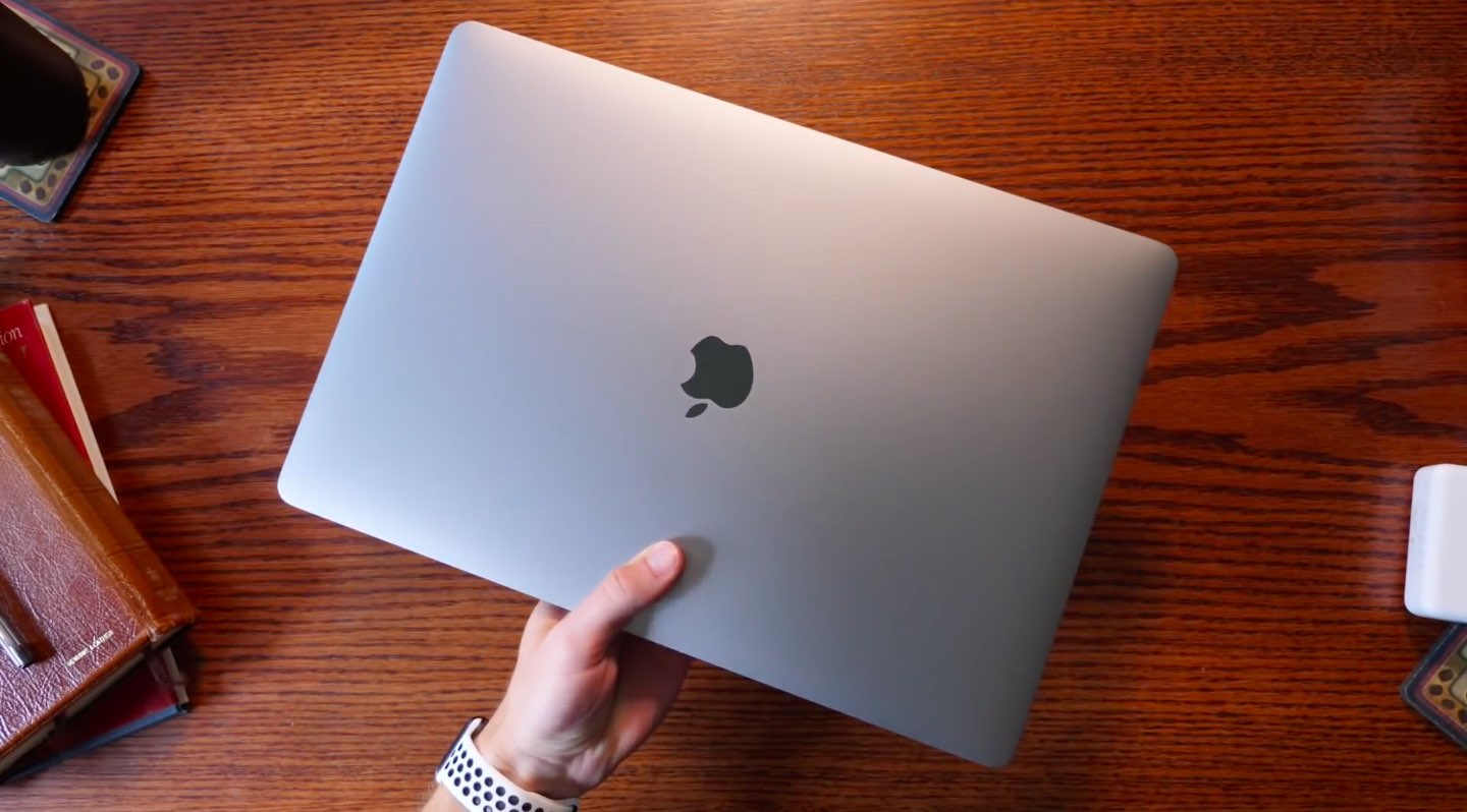 how to make more space on macbook pro startup disk