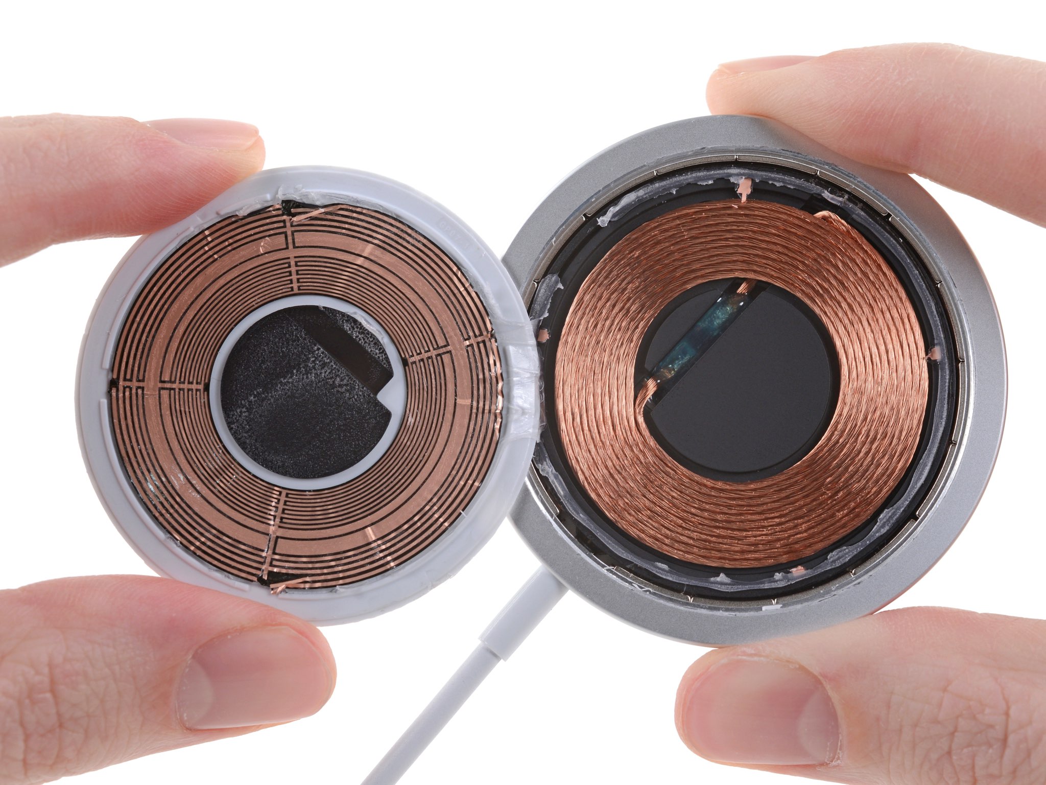 IFixit s MagSafe Teardown Shows The Circular Arrangement Of Magnets 