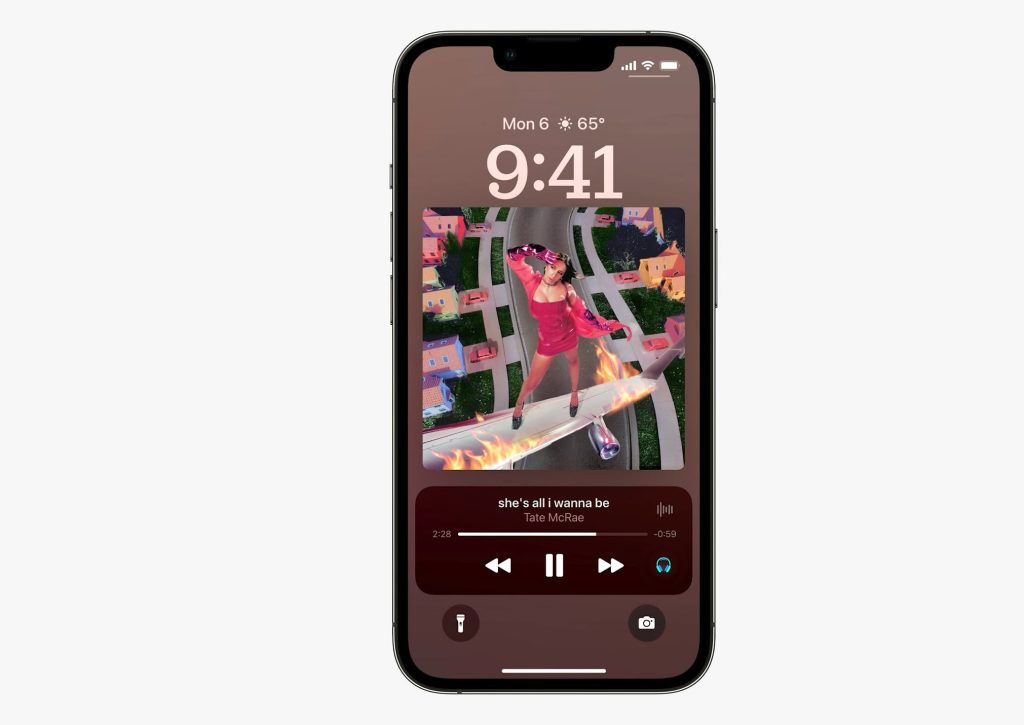 Latest iOS 16 beta adds the Lock Screen’s new fullscreen media player