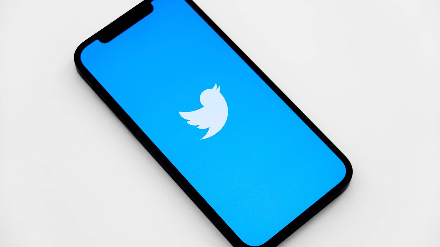 Twitter’s tweet frequency feature helps you determine whether to follow