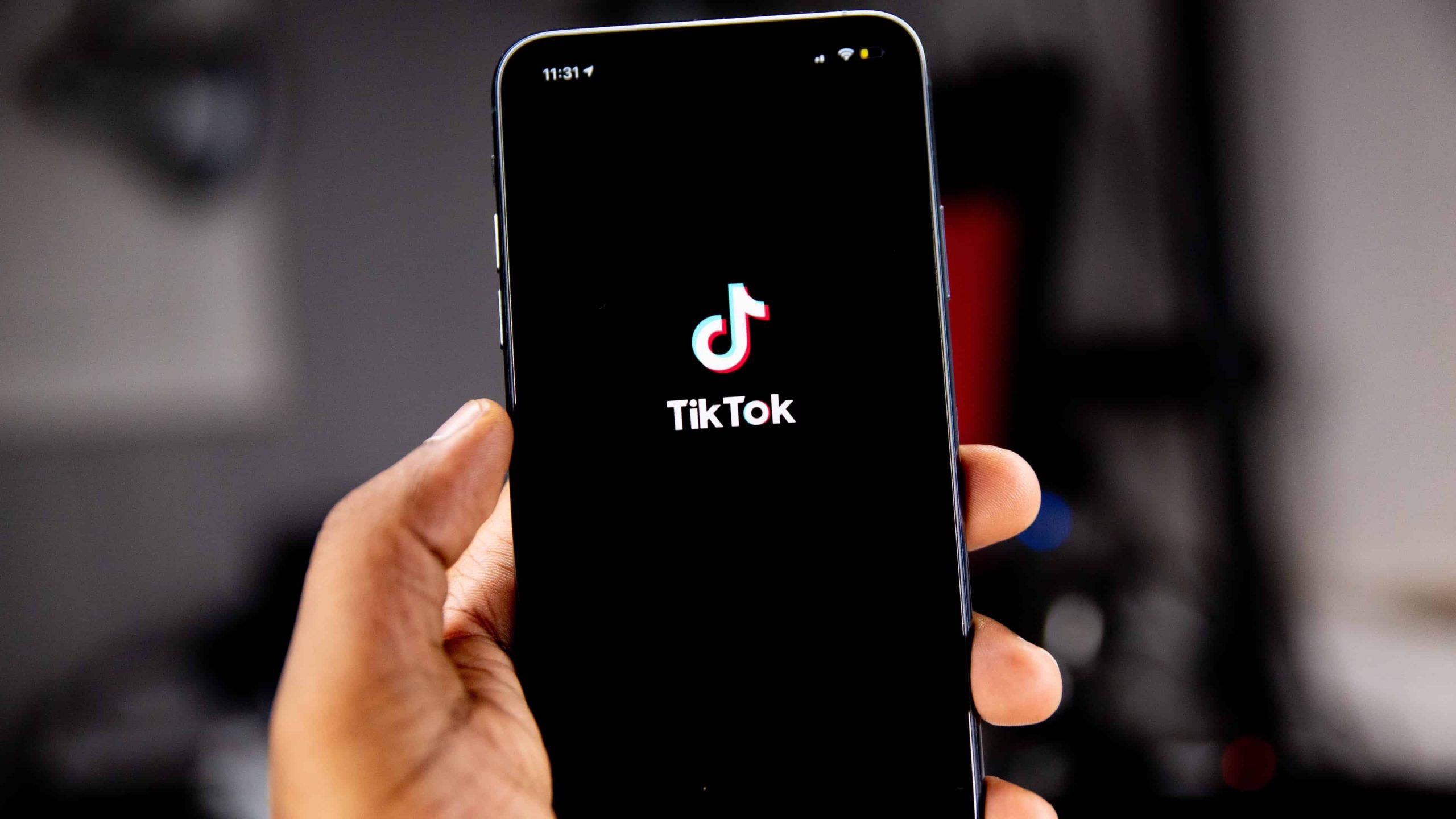 You can now share your TikTok Stories on Instagram and Facebook | Mid