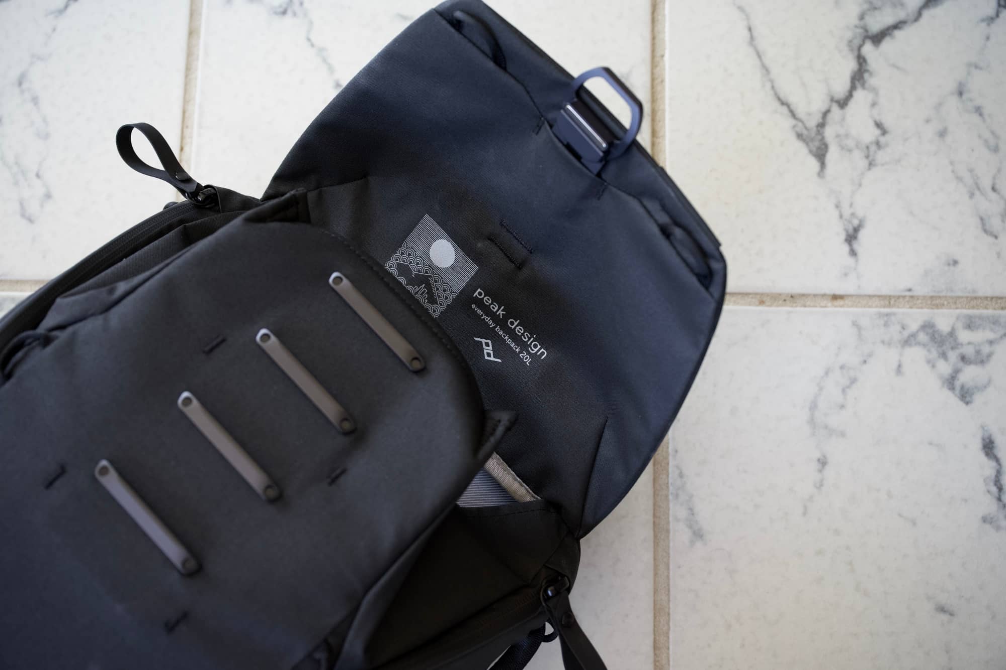 Peak Design Everyday Backpack Magnetic Clasp.