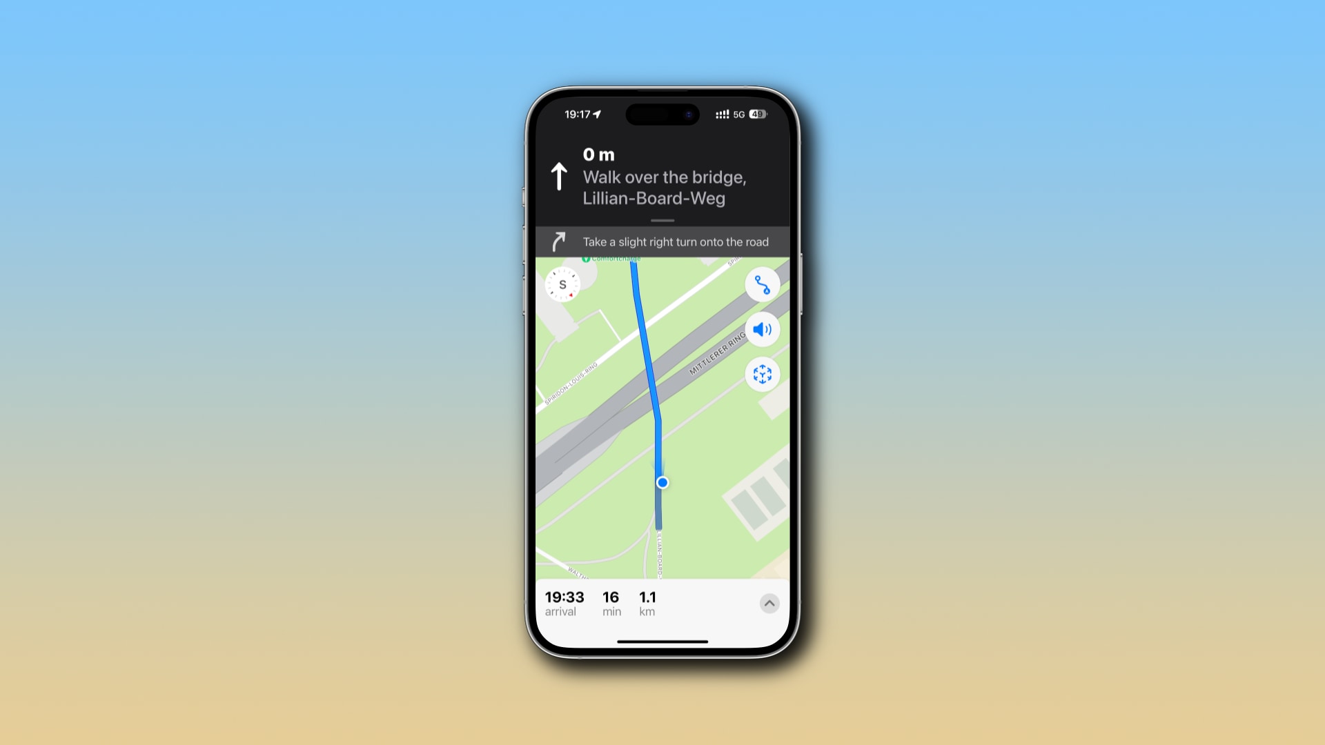 Route navigation with Apple Maps on iPhone 