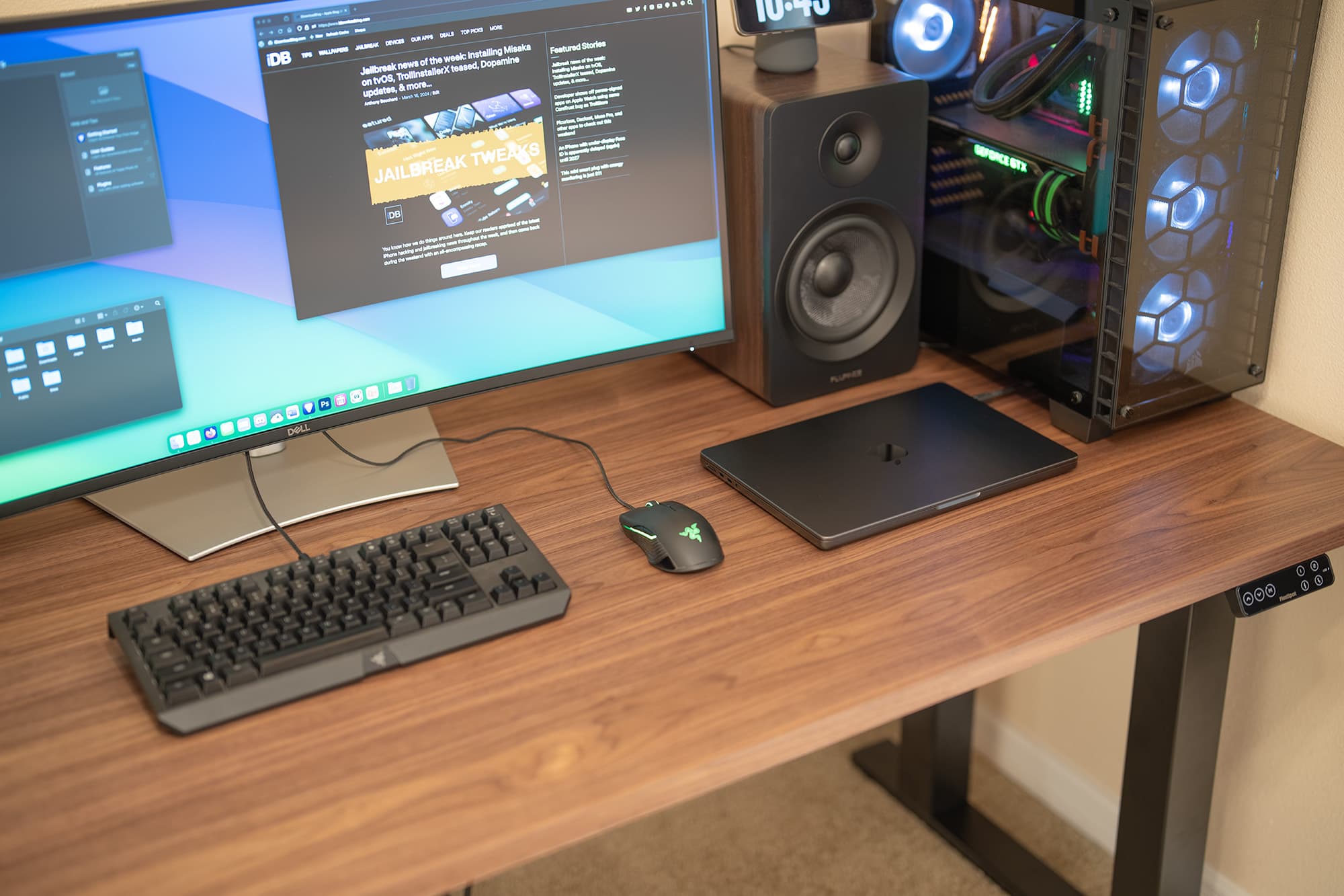 FlexiSpot E7 Plus Standing Desk wood.